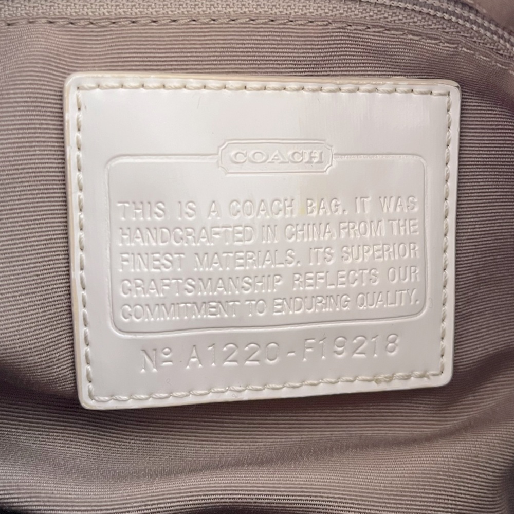 Coach Cream and Tan Shoulder Bag - Picture 9 of 11